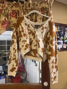 Forever 21 Cream and Brown Patterned Cropped Cardigan - Button Front